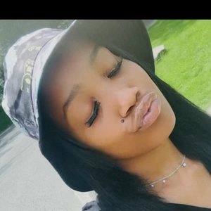 Meet your Posher, Allena